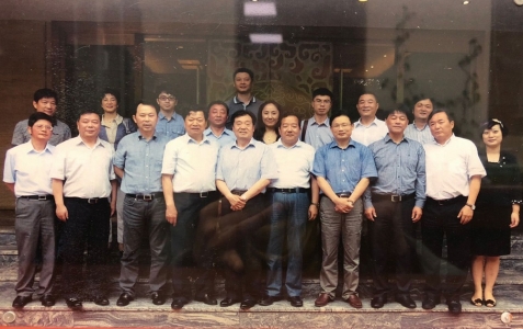 2省、市領(lǐng)導(dǎo)王建滿、談月明、董立新、李建平等來華煜集團(tuán)考察